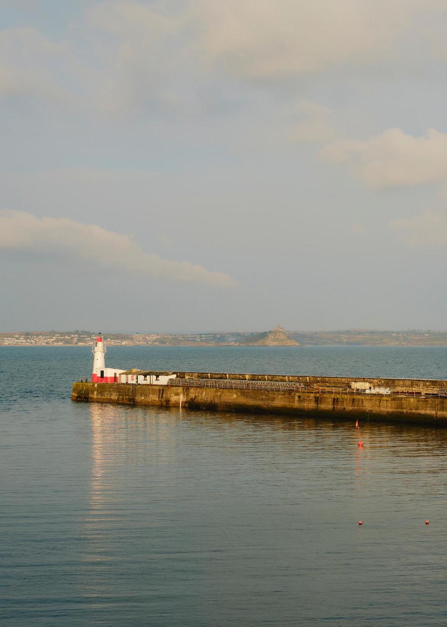 1-Bed Luxury Seafront Cabin In Heart Of Newlyn, Mousehole Ngoại thất bức ảnh